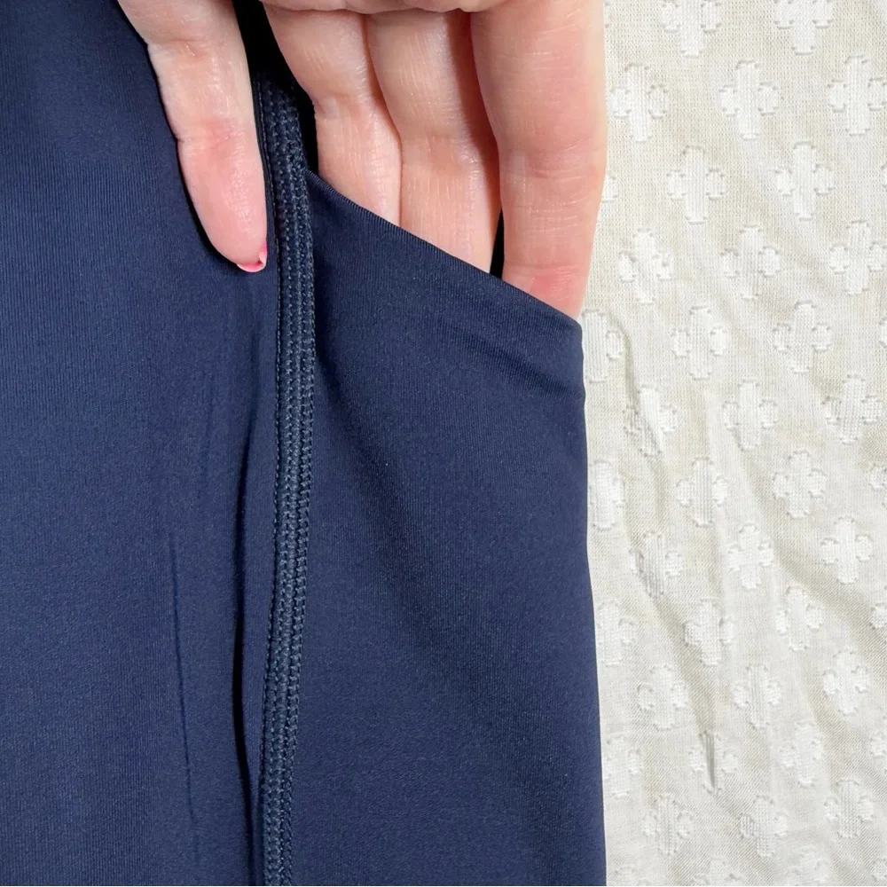 Athleta Dark Blue Ultimate Stash Pocket 7”‎ Bike Shorts